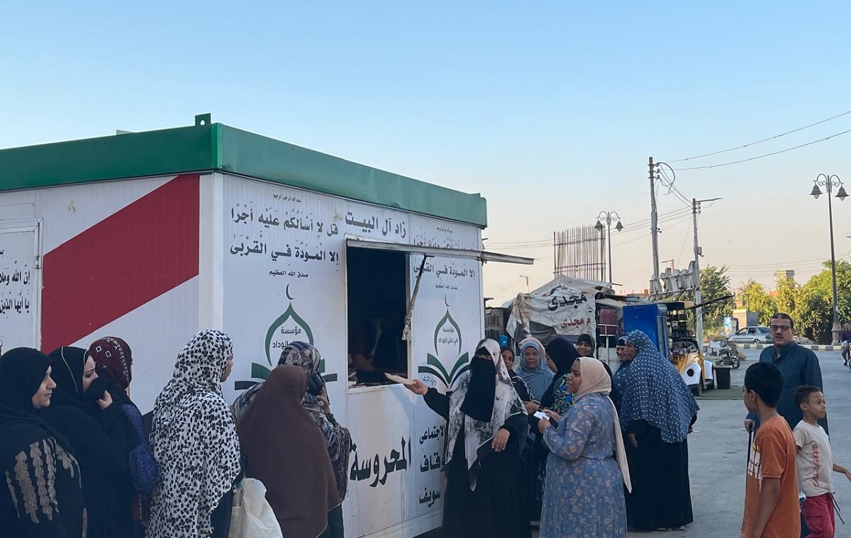 استمرار تنفيذ مبادرة زاد آل البيت لتوزيع الوجبات الساخنة